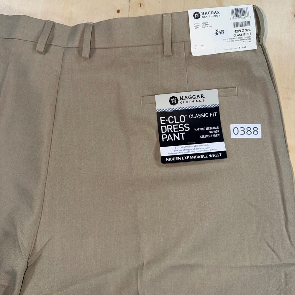 Haggar Mens E-Clo Dress Pants 42x32 Classic Fit Tan Expandable Waist NWT